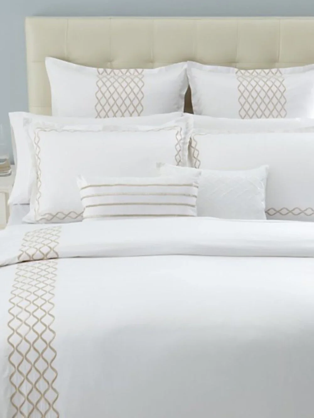 Hudson Park Ogee 600TC Egyptian Cotton King Sham White Gold Embroidery NEW